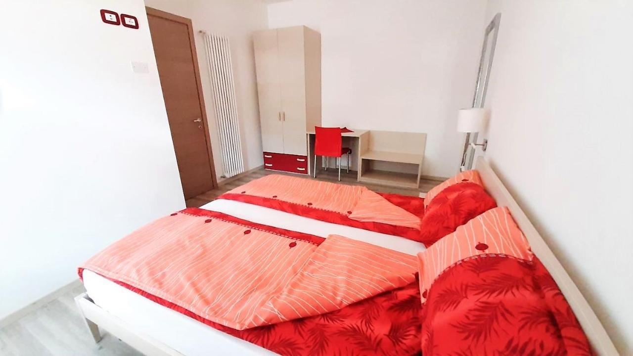 Casa Gemma Apartment มัลเชซิเน ภายนอก รูปภาพ