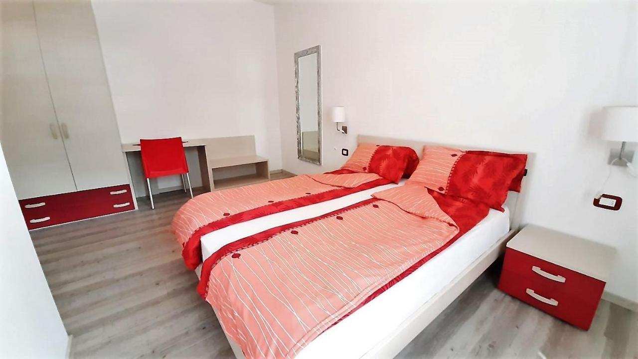 Casa Gemma Apartment มัลเชซิเน ภายนอก รูปภาพ