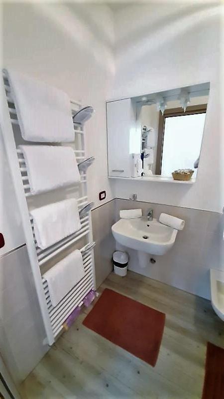 Casa Gemma Apartment มัลเชซิเน ภายนอก รูปภาพ